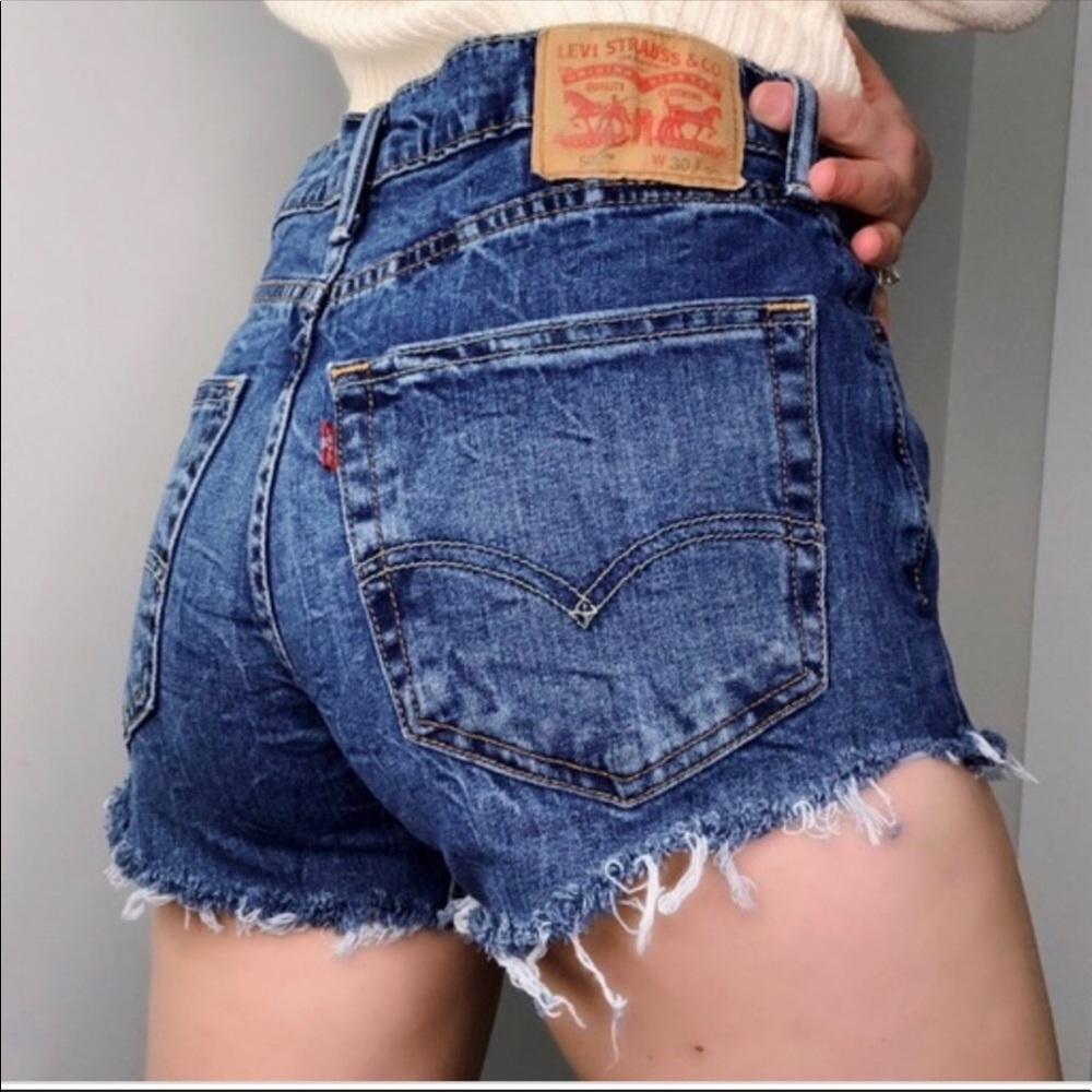 Levi’s 505 Cutoff Distressed Denim Shorts Size 18